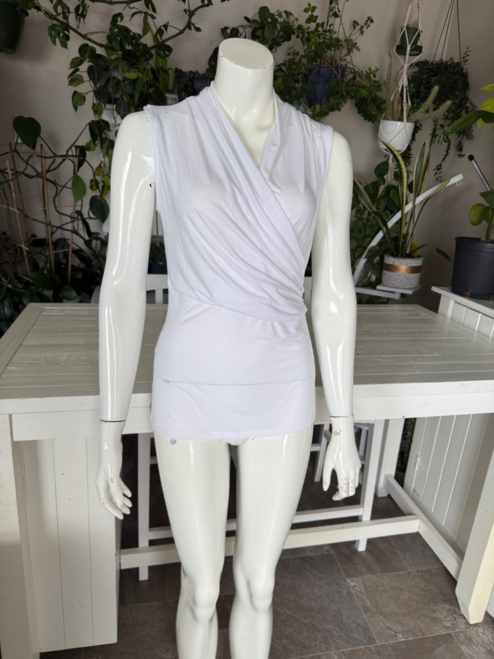 Suzy Shier White Sleeveless Drape Top NWOT size sm